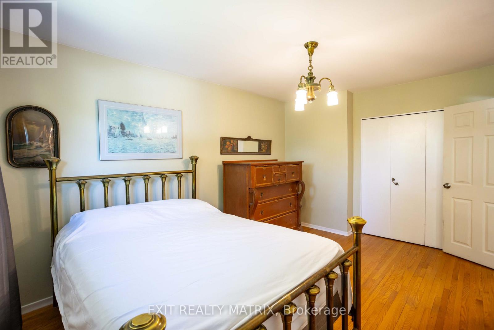 4 Bed, 2 Bath House for Sale in Ottawa – 2064 ST LAURENT BOULEVARD, Ottawa – MLS# X13644898 - Image 22