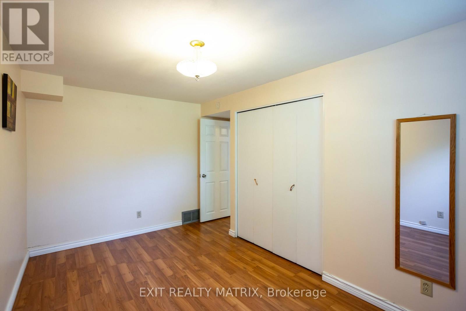 4 Bed, 2 Bath House for Sale in Ottawa – 2064 ST LAURENT BOULEVARD, Ottawa – MLS# X13644898 - Image 30