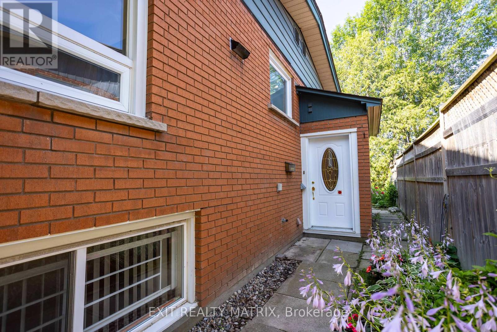 4 Bed, 2 Bath House for Sale in Ottawa – 2064 ST LAURENT BOULEVARD, Ottawa – MLS# X13644898 - Image 6