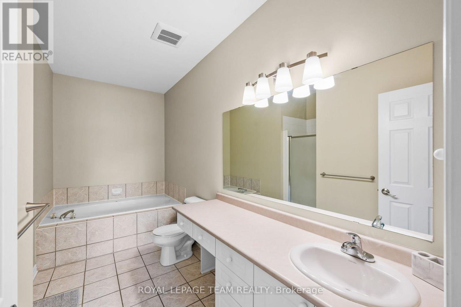 3 Bed, 3 Bath House for Sale in Ottawa – 32 TRUMP AVENUE, Ottawa – MLS# X13644920 - Image 13