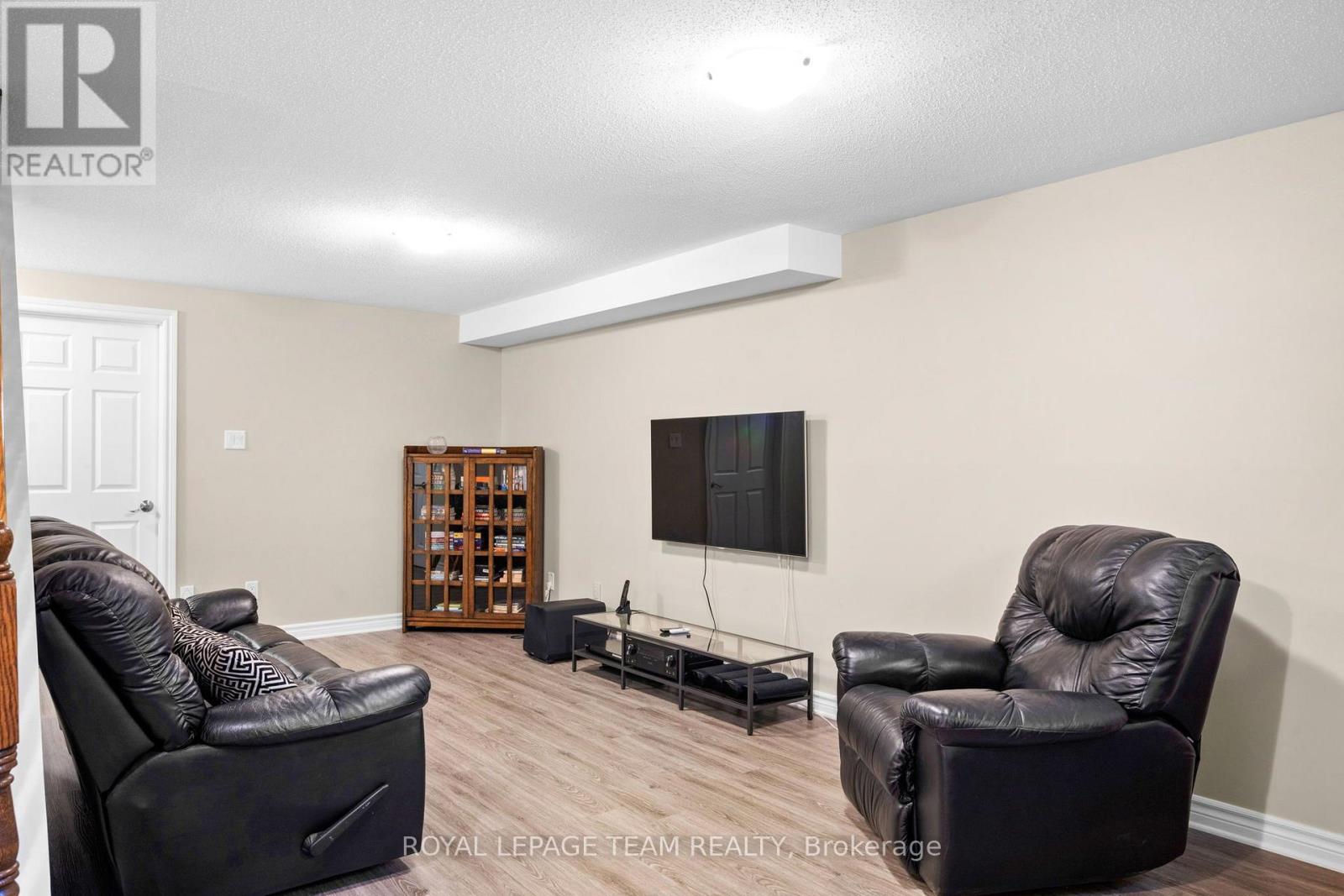 3 Bed, 3 Bath House for Sale in Ottawa – 32 TRUMP AVENUE, Ottawa – MLS# X13644920 - Image 31