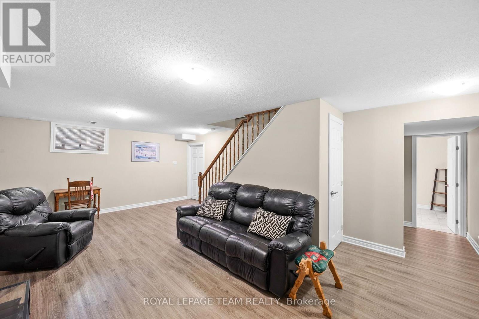 3 Bed, 3 Bath House for Sale in Ottawa – 32 TRUMP AVENUE, Ottawa – MLS# X13644920 - Image 33
