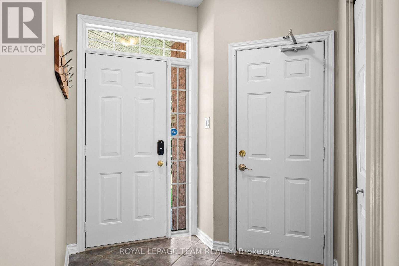 32 TRUMP AVENUE - 4