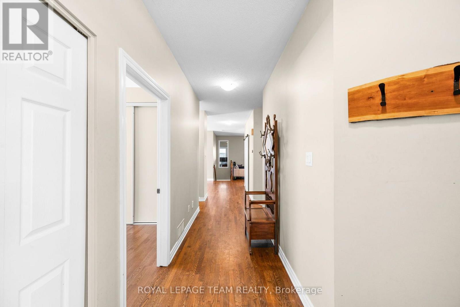 32 TRUMP AVENUE - 5