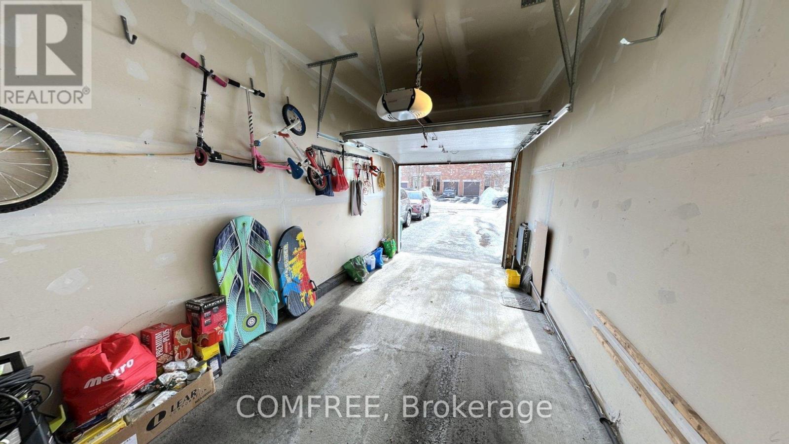 294 WAYMARK CRESCENT - 31