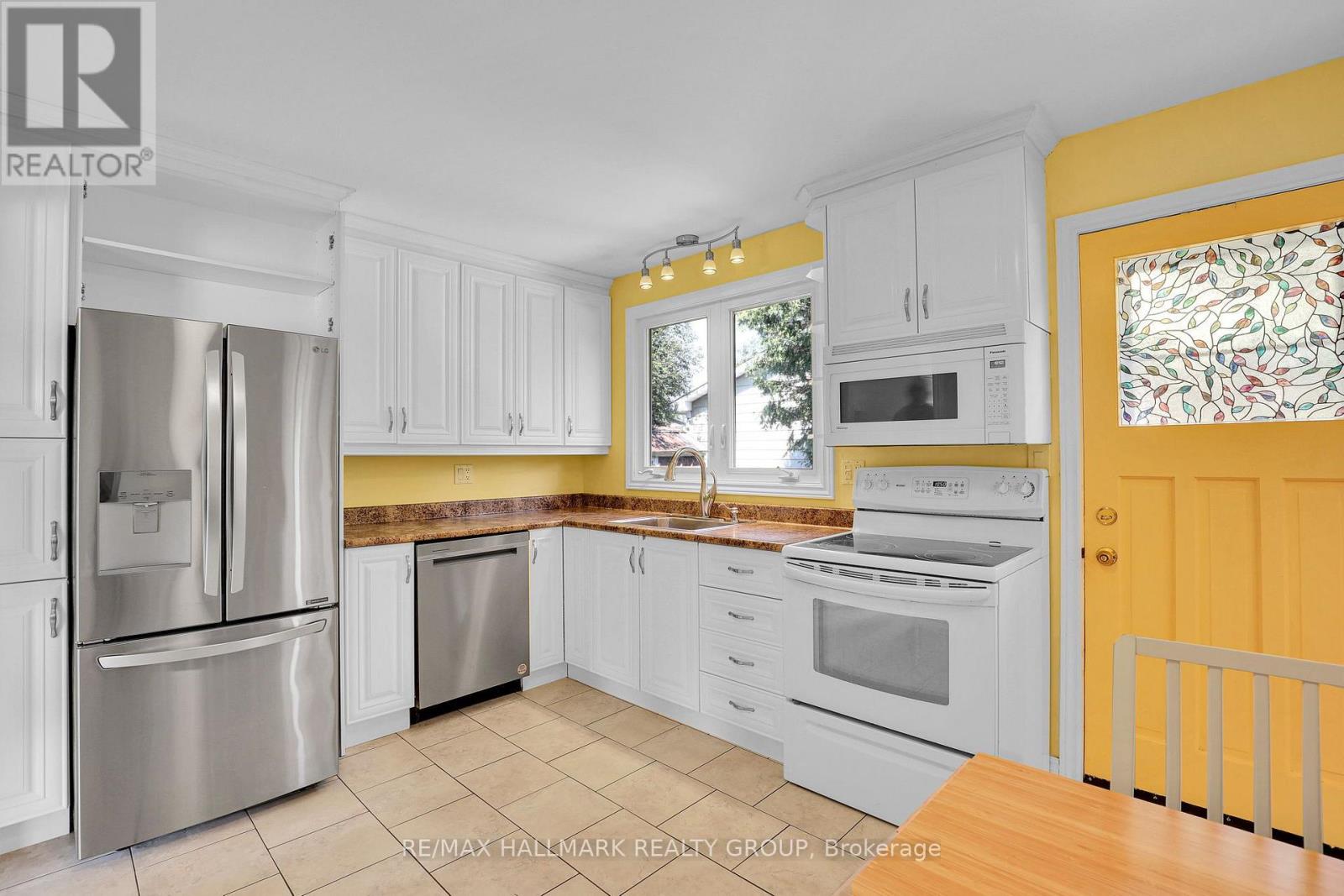 4 Bed, 2 Bath House for Sale in Ottawa – 45 LARKIN DRIVE, Ottawa – MLS# X13644948 - Image 15
