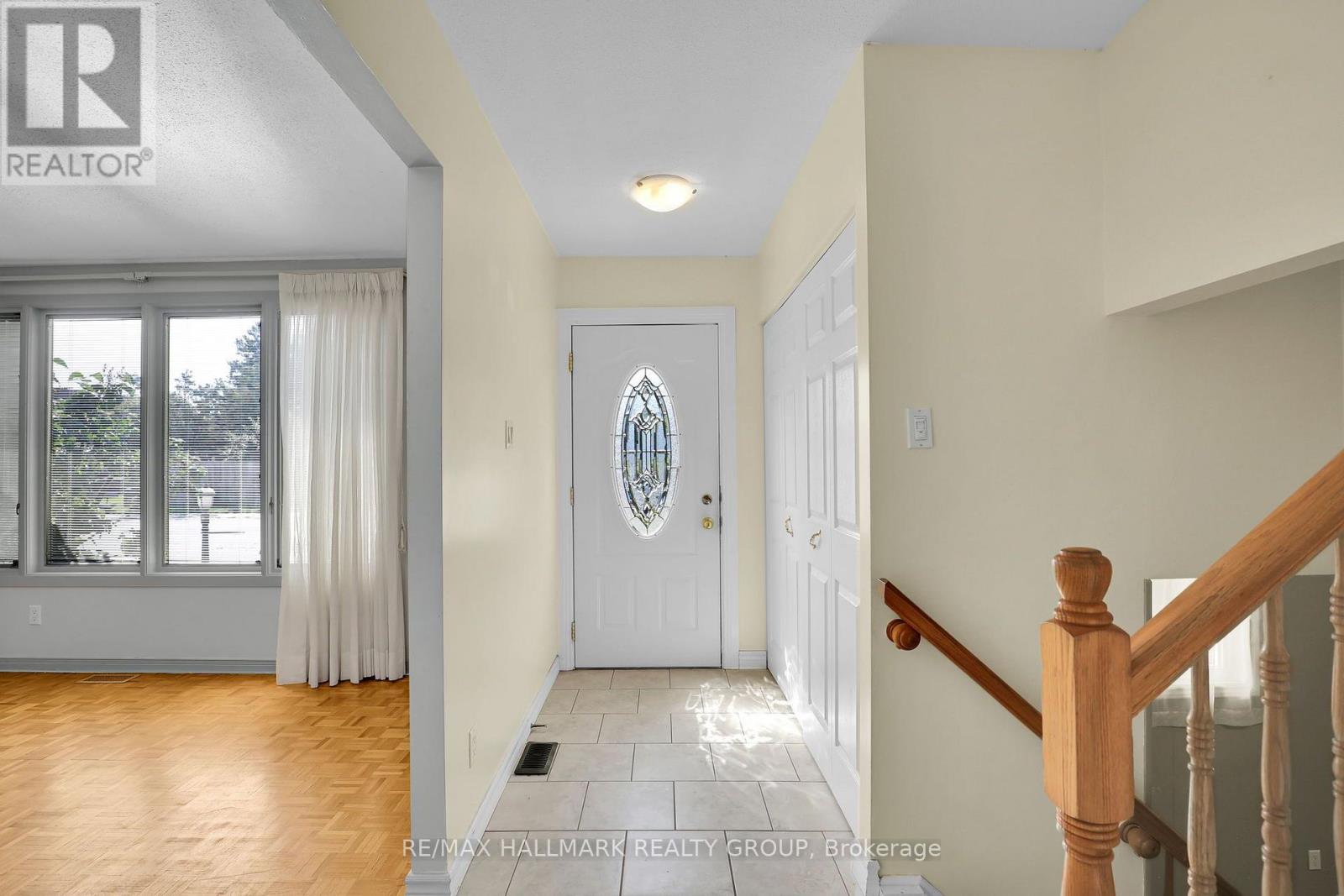 4 Bed, 2 Bath House for Sale in Ottawa – 45 LARKIN DRIVE, Ottawa – MLS# X13644948 - Image 6
