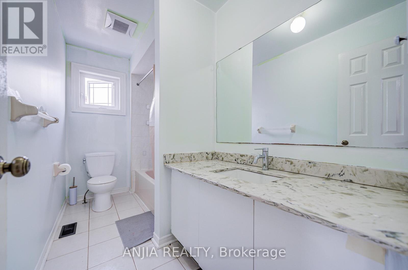 17 KENBOROUGH COURT - 31