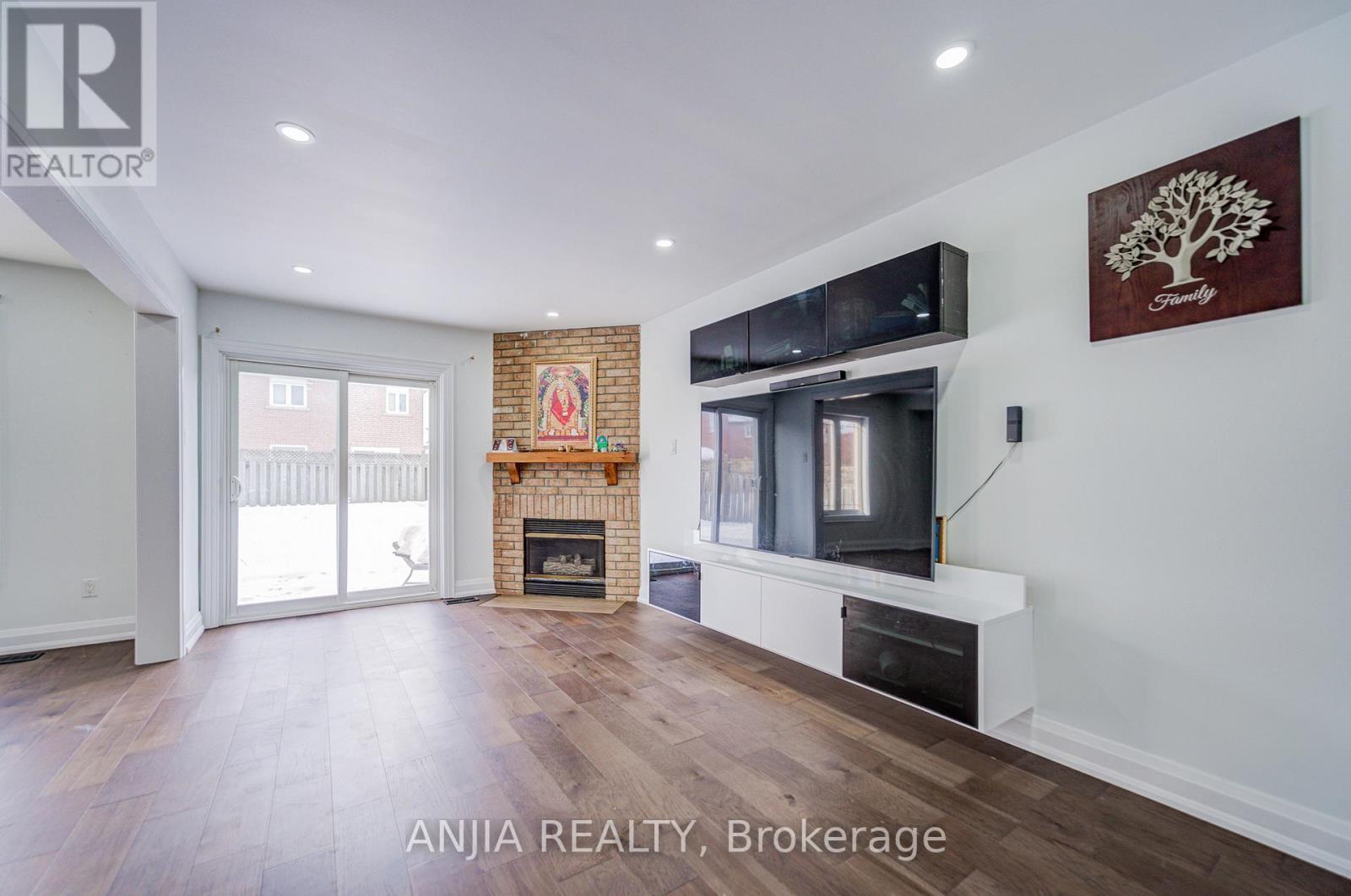17 KENBOROUGH COURT, Markham (Milliken Mills East) photo 7