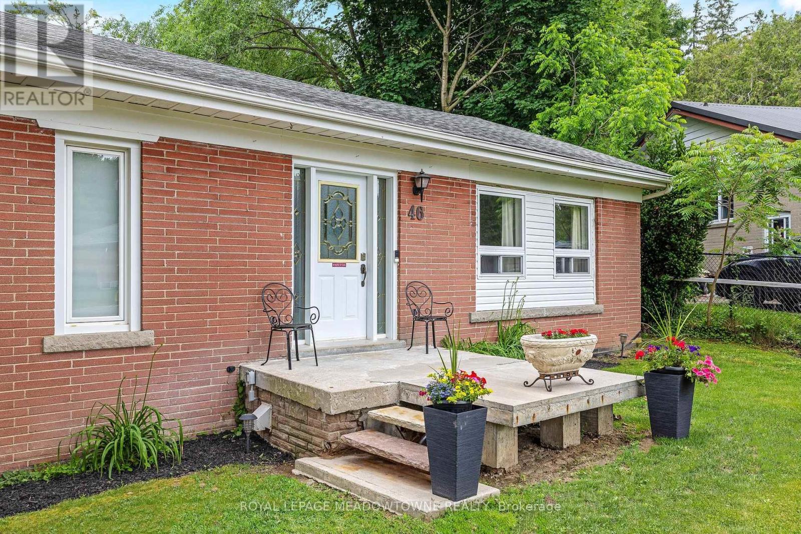 46 HEWSON CRESCENT - 2