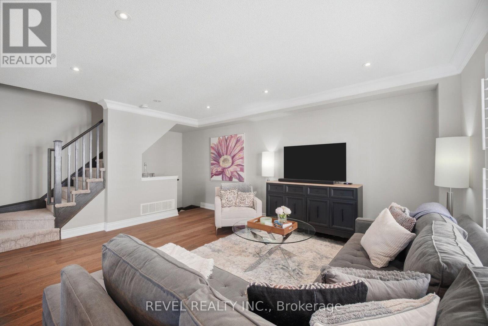 739 CHALLINOR TERRACE - Image 4