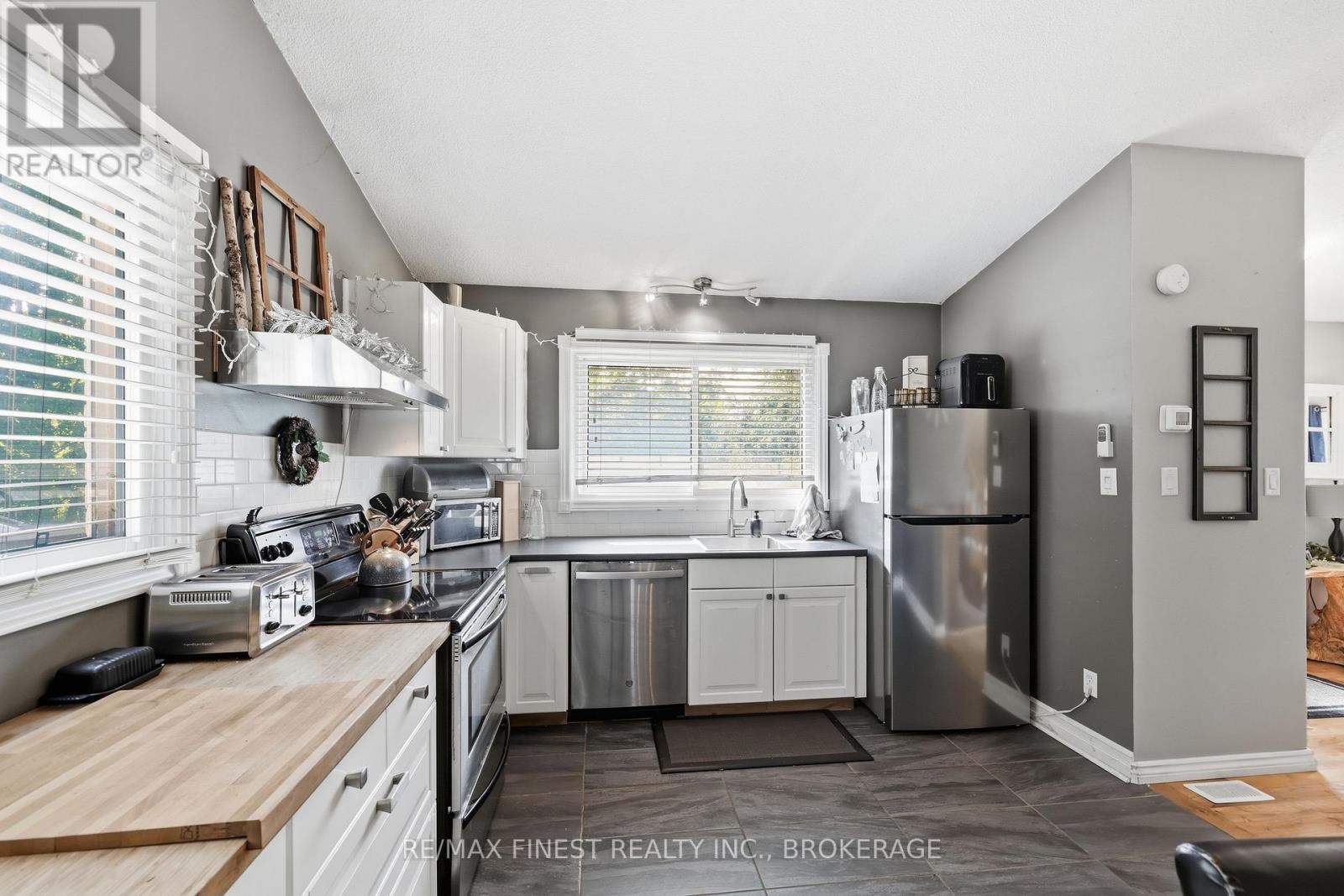2347 BATTERSEA ROAD - Image 13