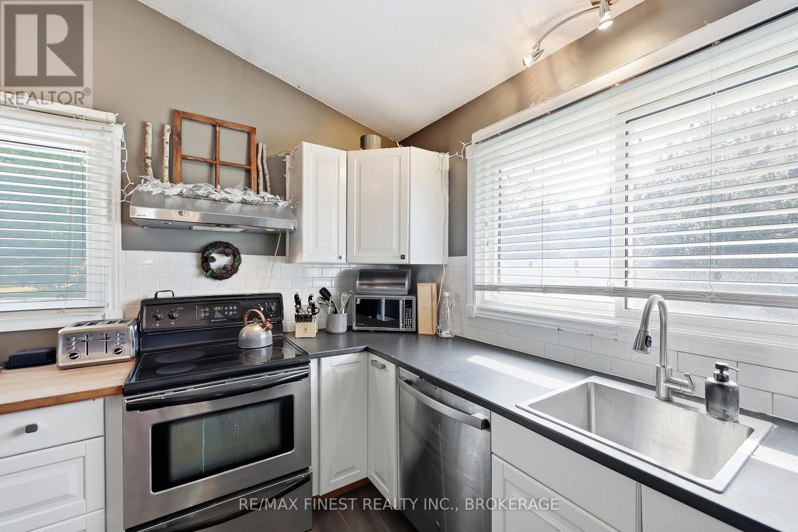 2347 BATTERSEA ROAD - 14