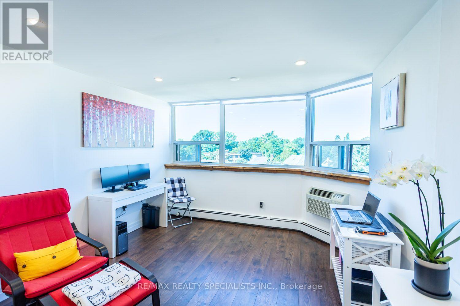 #601 55 YARMOUTH STREET - 9
