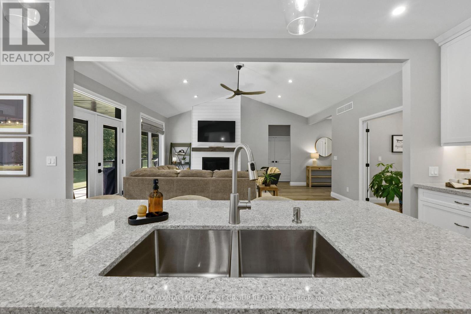 3922 KENNEDY ROAD - 12
