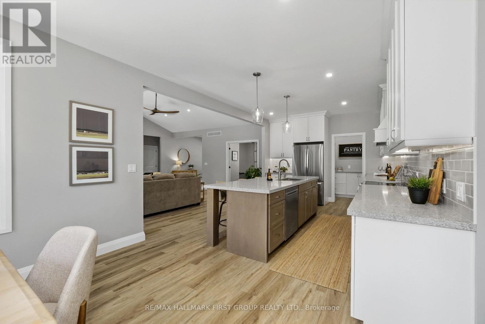 3922 KENNEDY ROAD - 16
