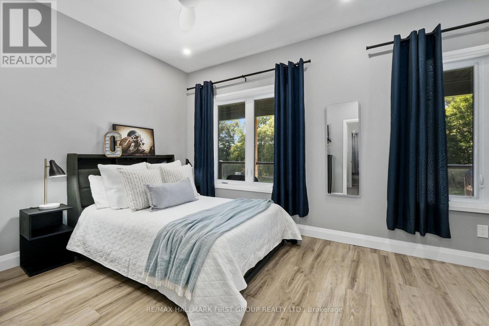3922 KENNEDY ROAD - 26
