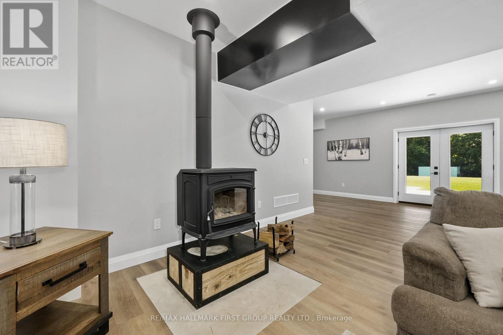 3922 KENNEDY ROAD - 36