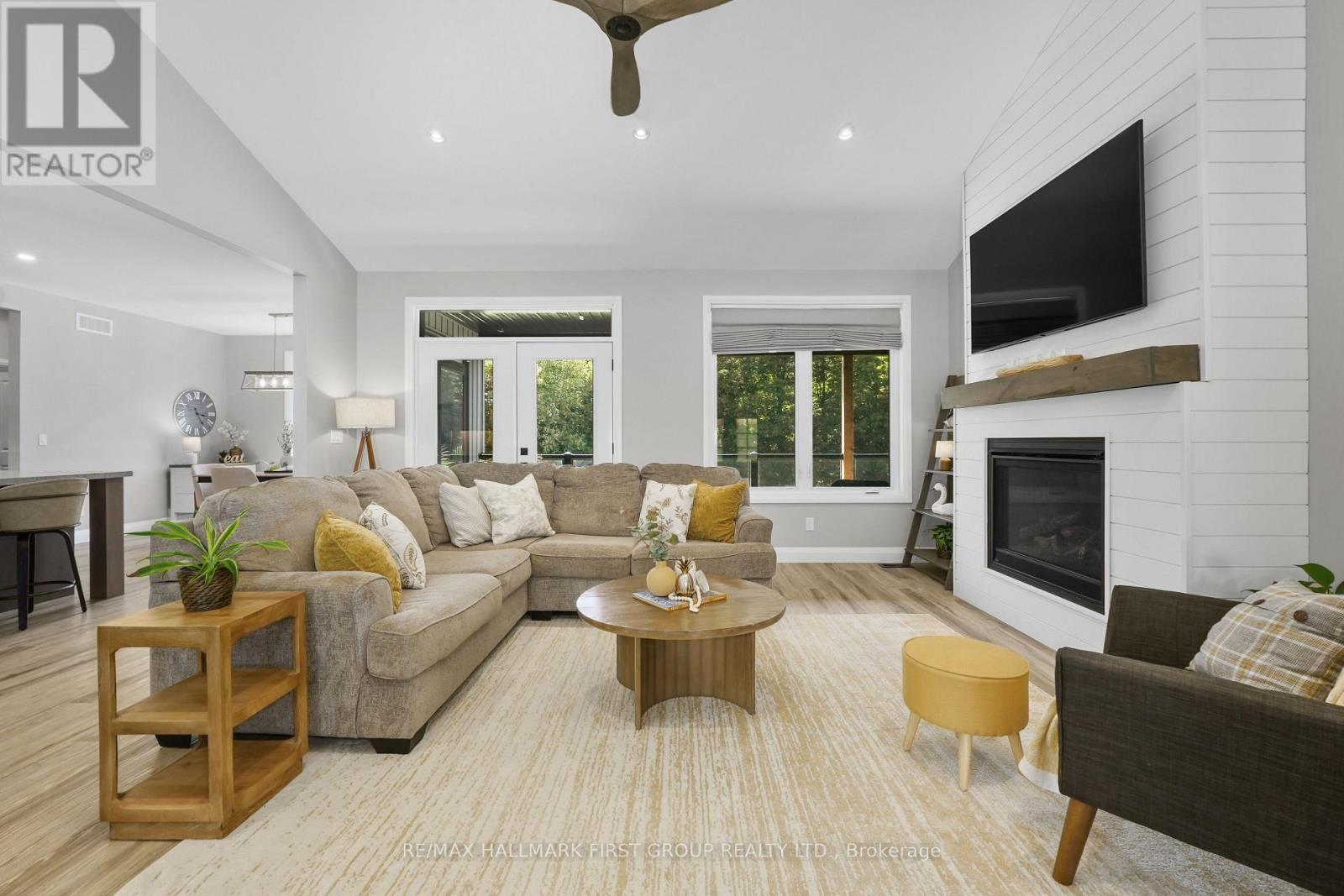 3922 KENNEDY ROAD - 6