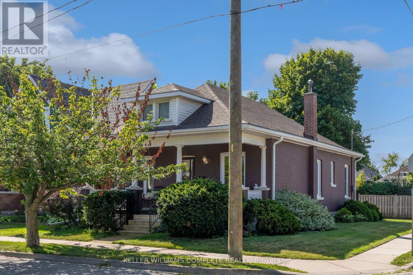 3-bedroom home for sale at 50 STRATHCONA AVENUE, Brantford ON · photo 2 of 33