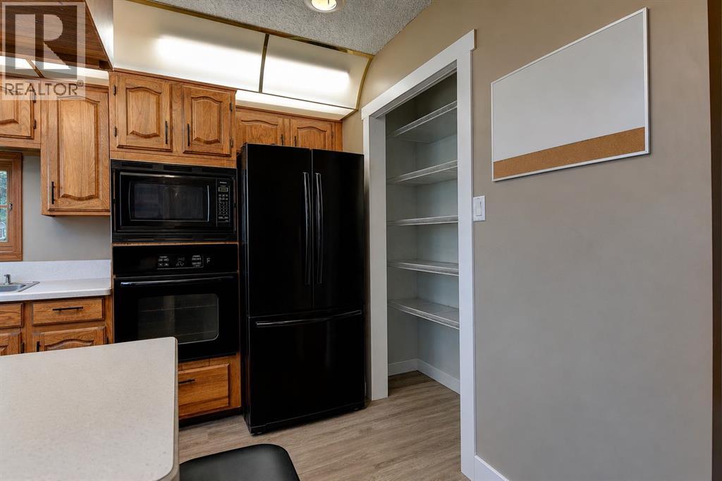 4404, 54 Avenue - Image 8