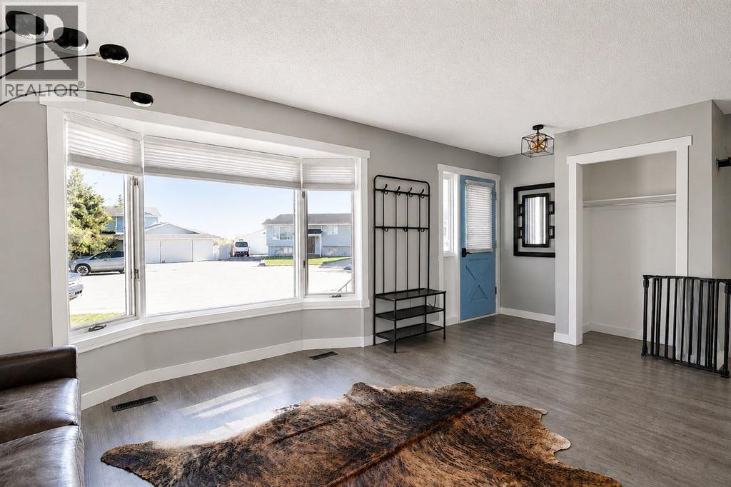4404, 54 Avenue - Image 4