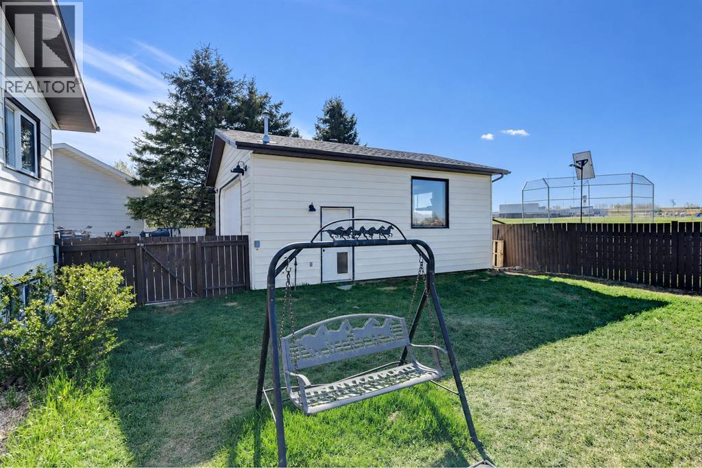 4404, 54 Avenue - Image 27