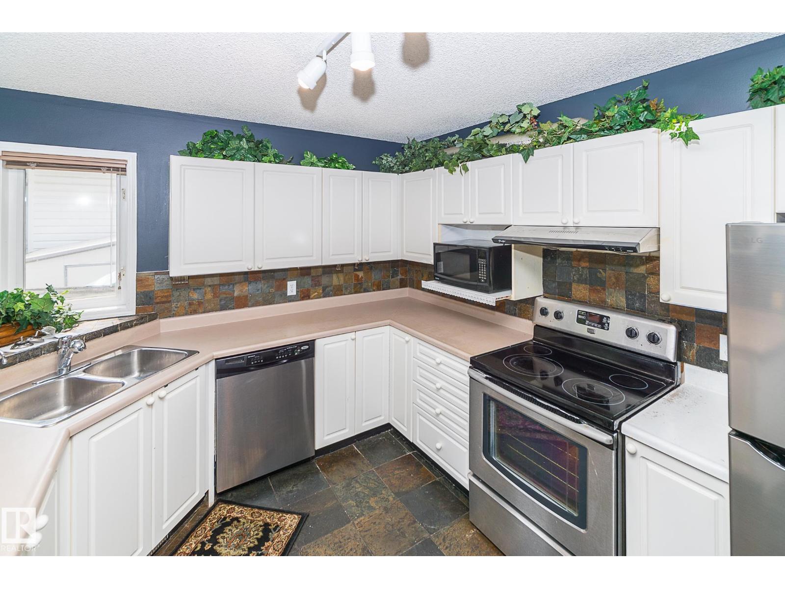 819 113A ST NW - 22