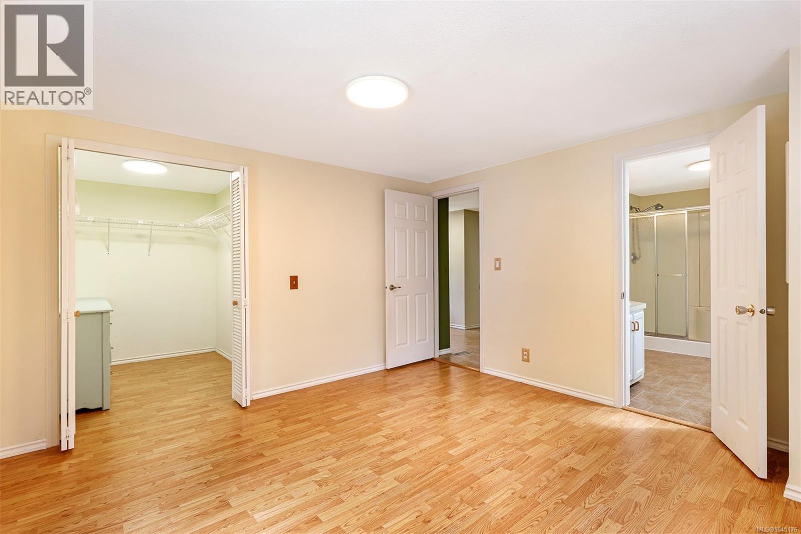3713 James Cres - 23