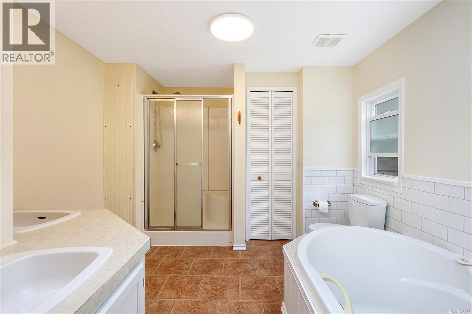 3713 James Cres - 24