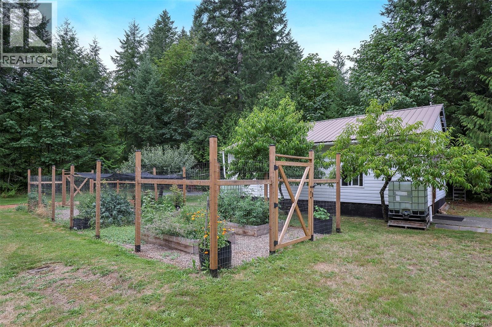 3713 James Cres - 8