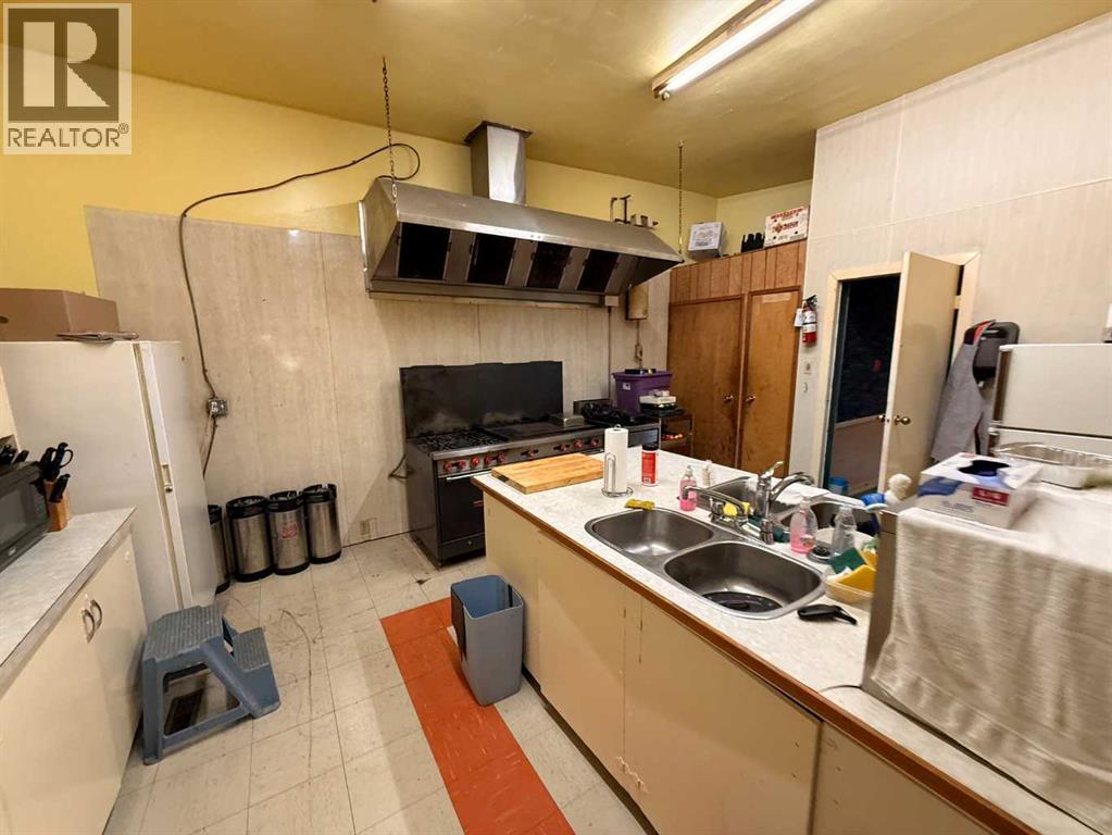 918 4 Avenue - Photo 16