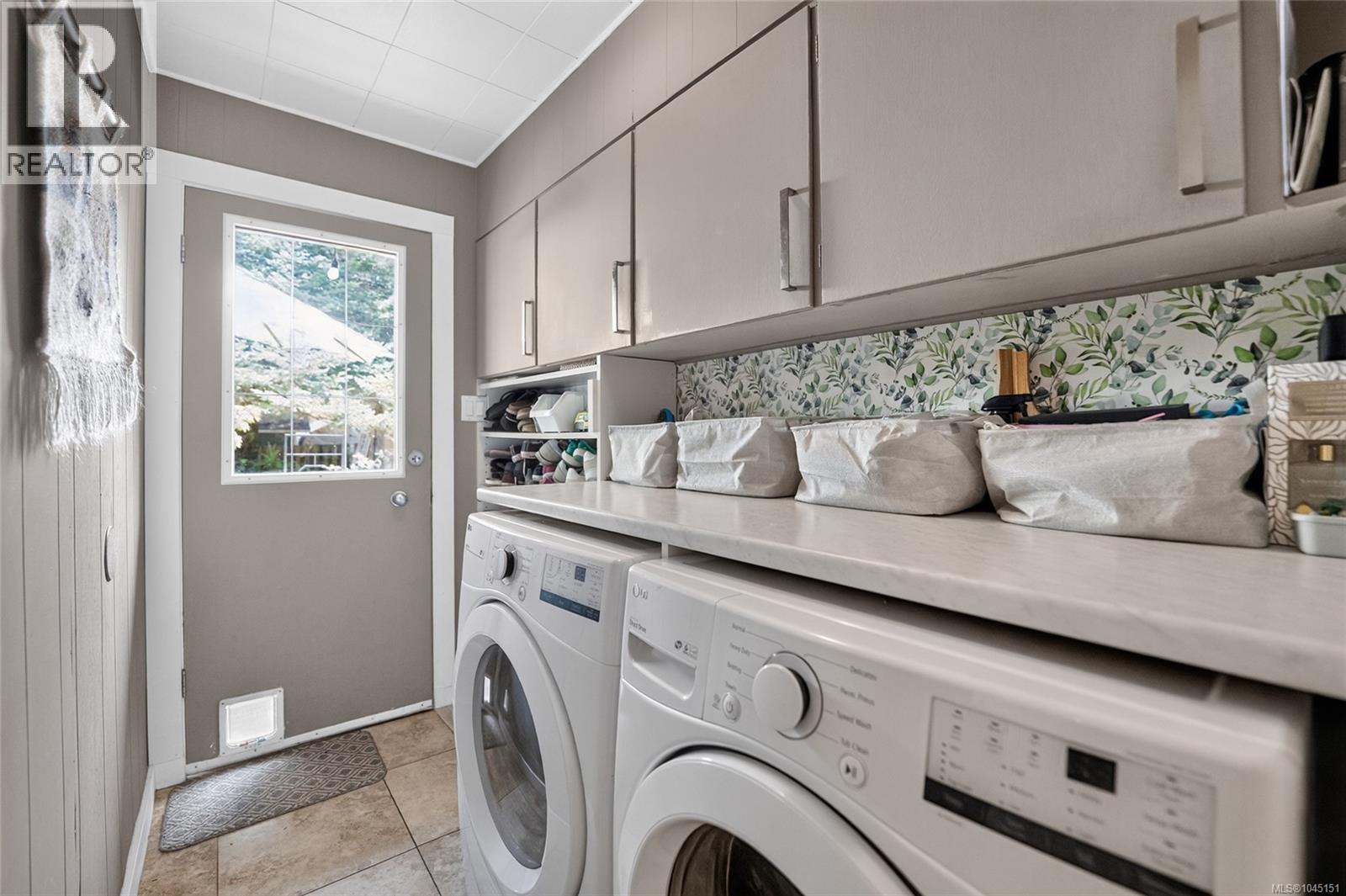 5236 Burnham Cres - 5