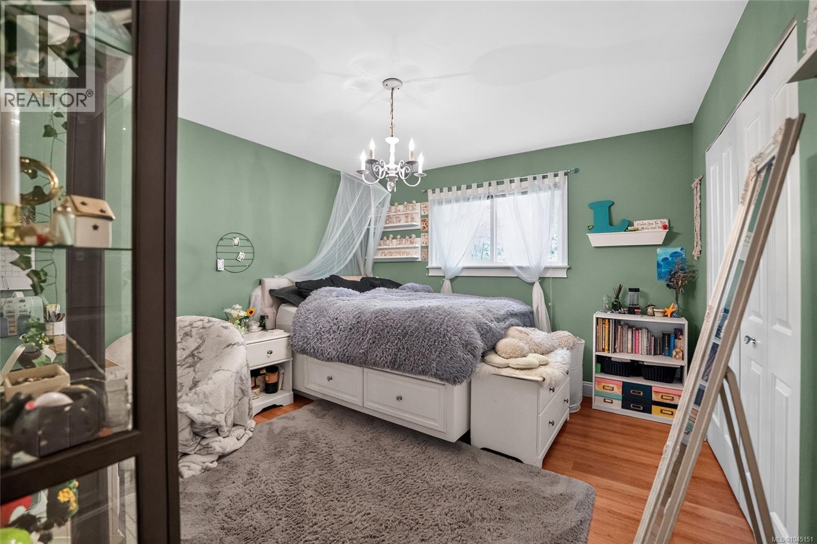 5236 Burnham Cres - 6