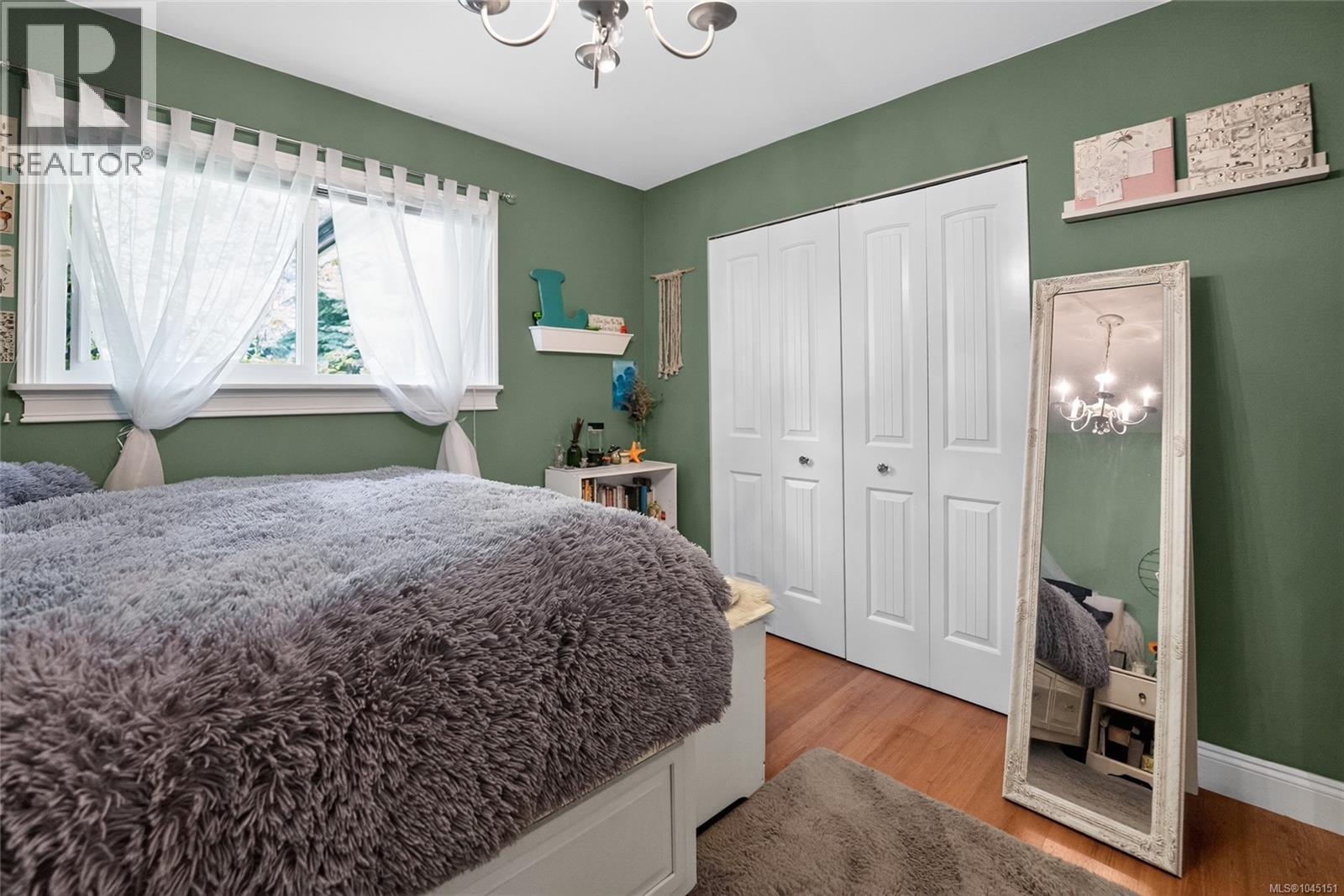 5236 Burnham Cres - 30