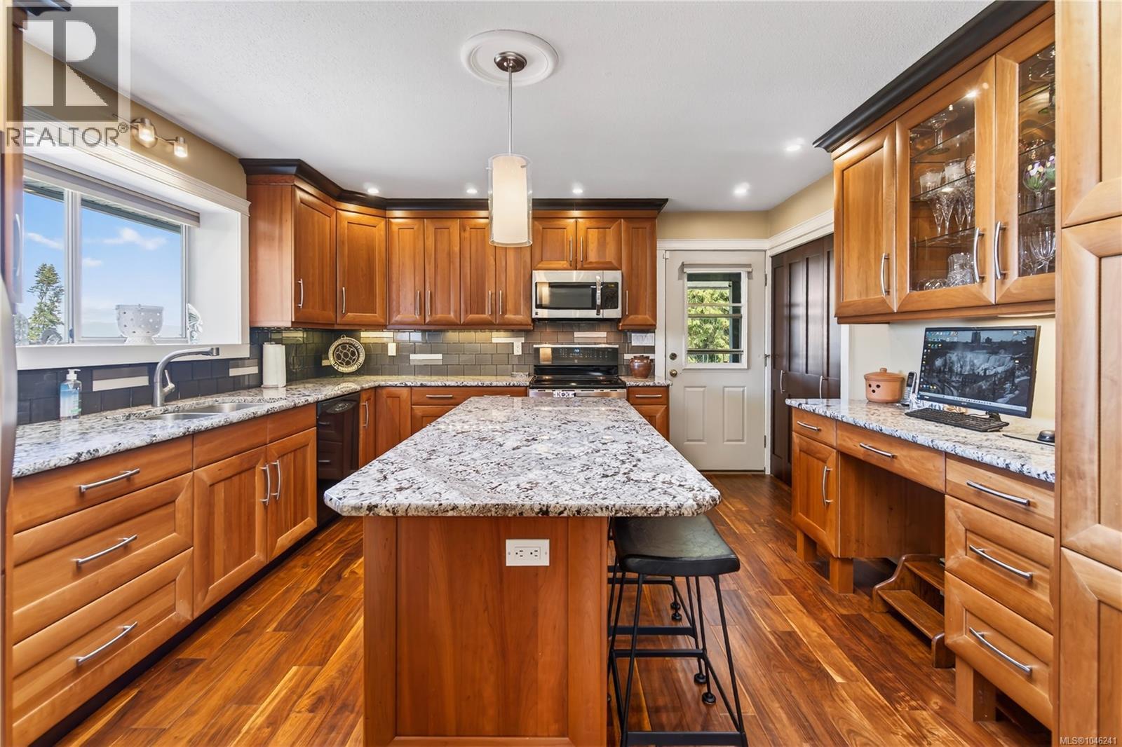 8109 Northwind Dr - 6