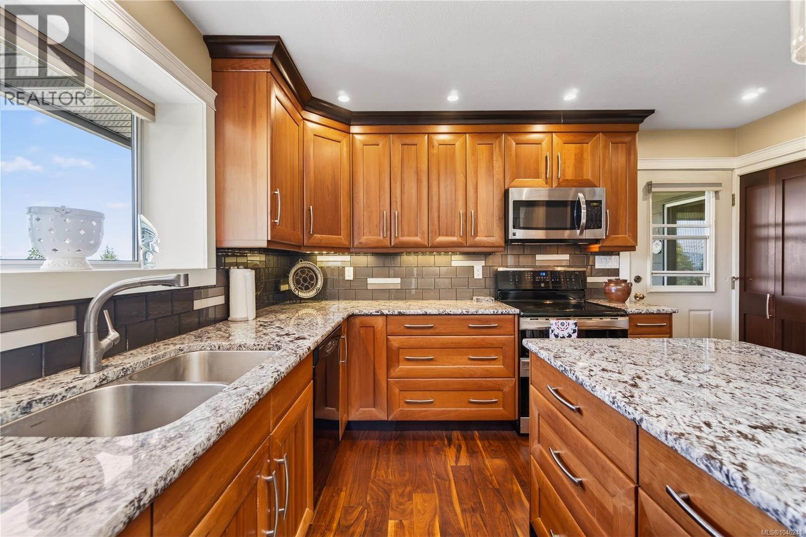 8109 Northwind Dr - 8