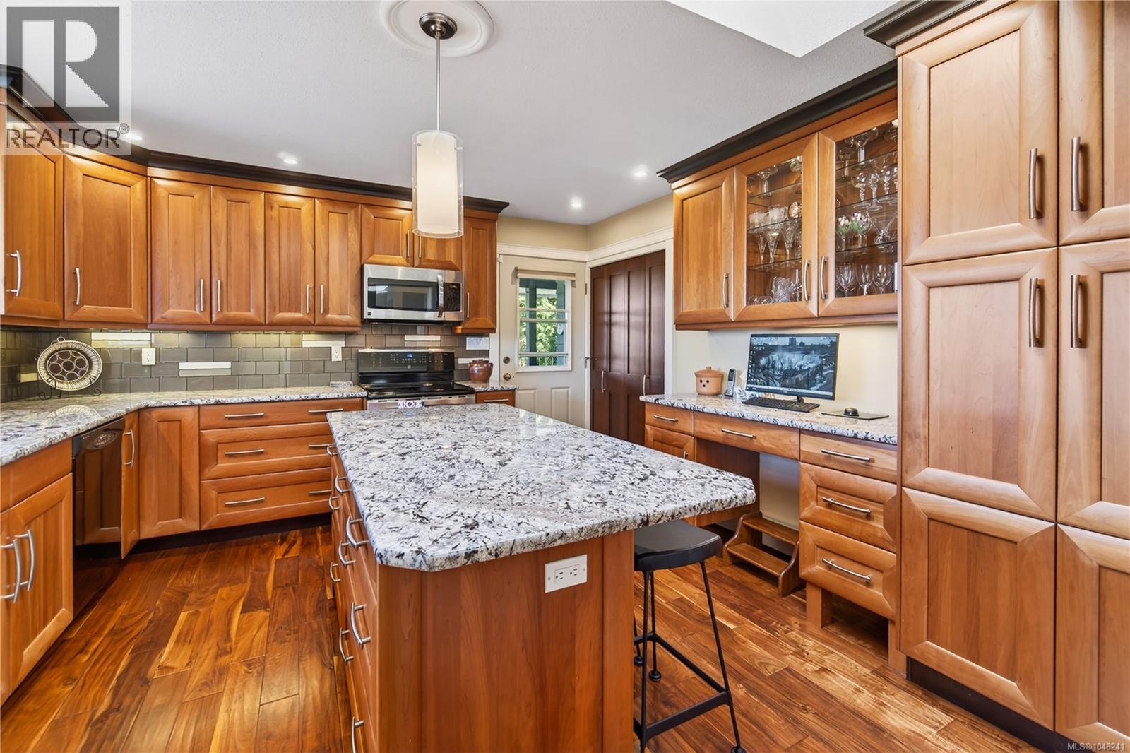 8109 Northwind Dr - 7