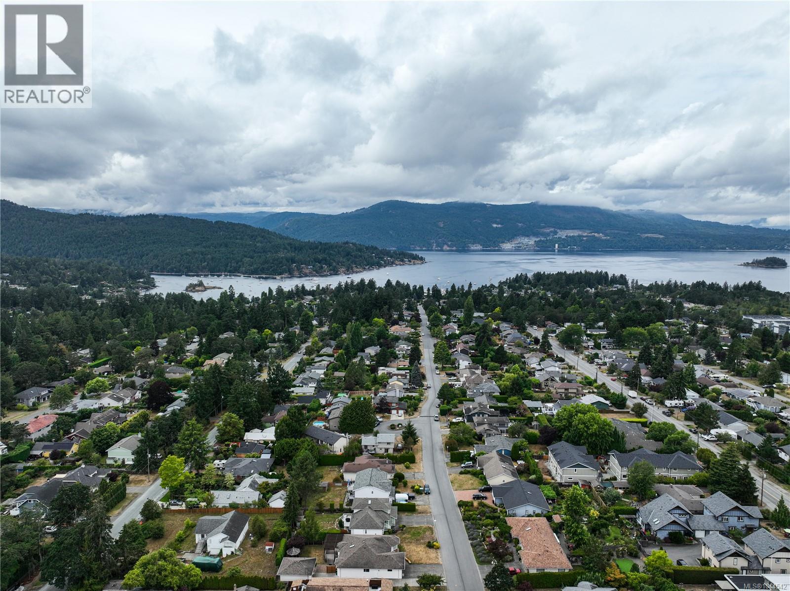 #14 1184 Clarke Rd - 32