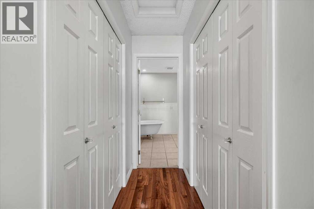 21 Strathearn Gardens SW - 15