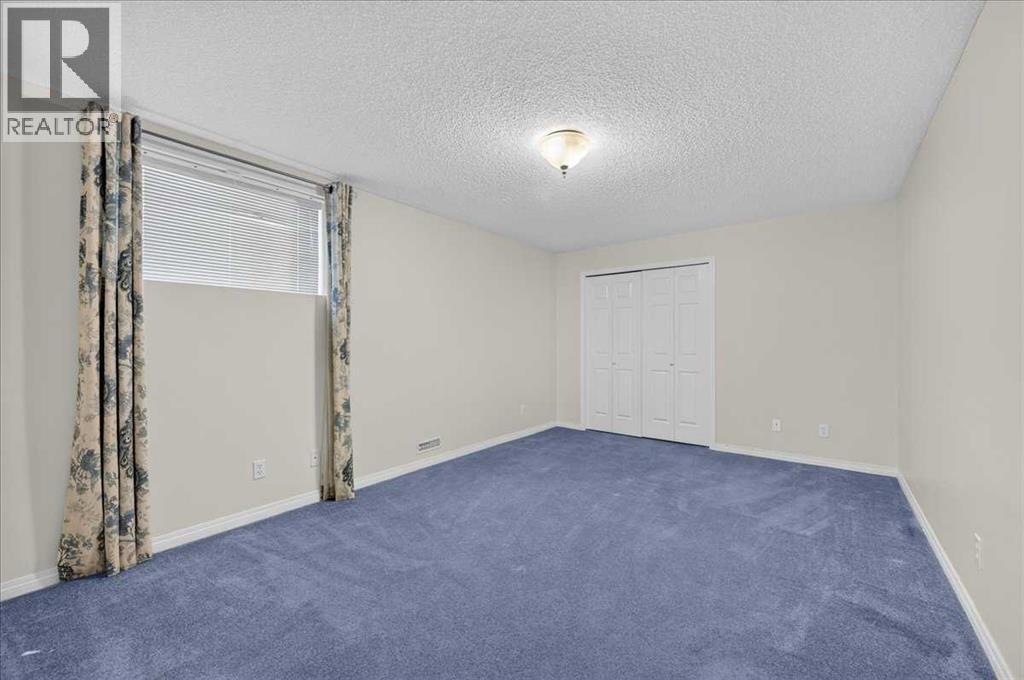 21 Strathearn Gardens SW - 24