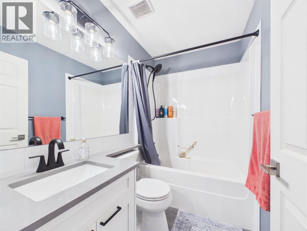 2049 New Brighton Gardens SE - 25