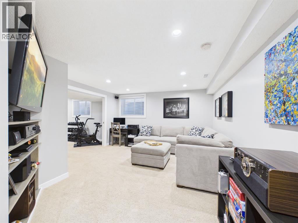2049 New Brighton Gardens SE - 30