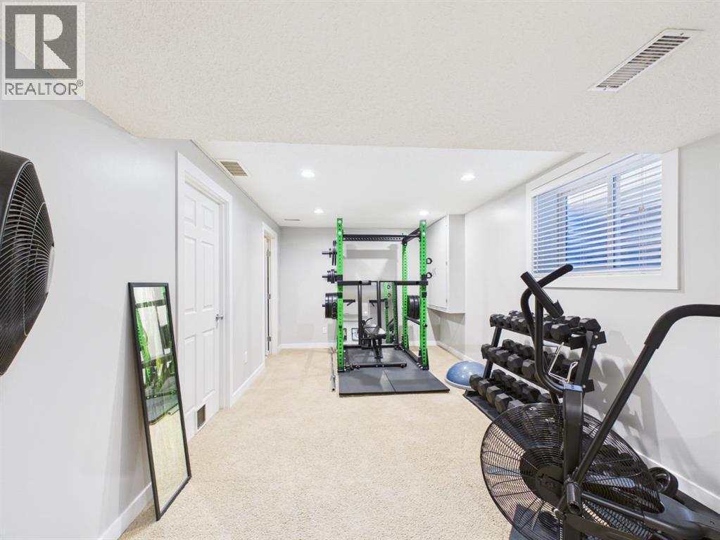 2049 New Brighton Gardens SE - 34