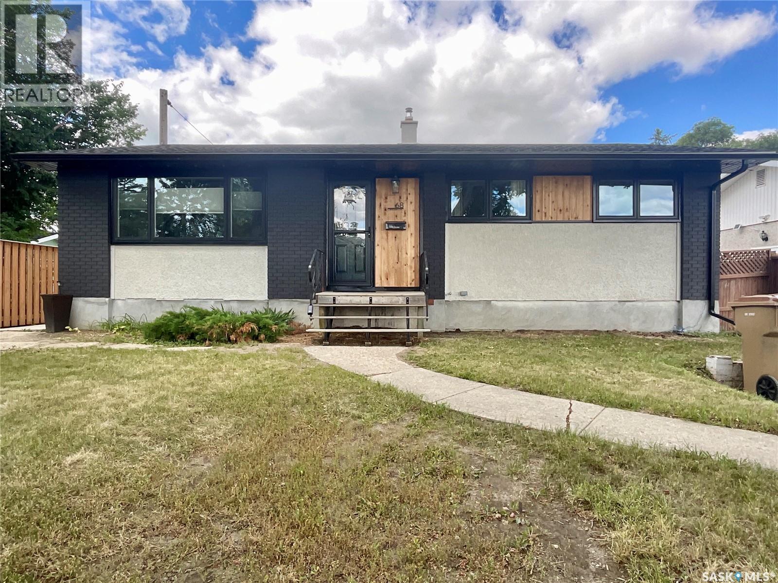 68 Cameron CRESCENT - 1