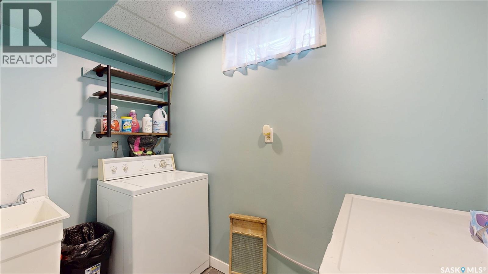 68 Cameron CRESCENT - 44