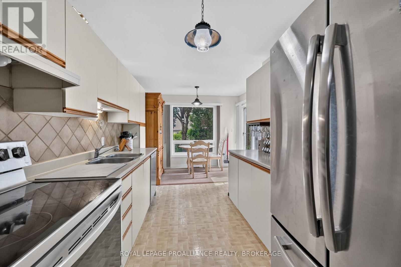 393 MALABAR DRIVE - 10