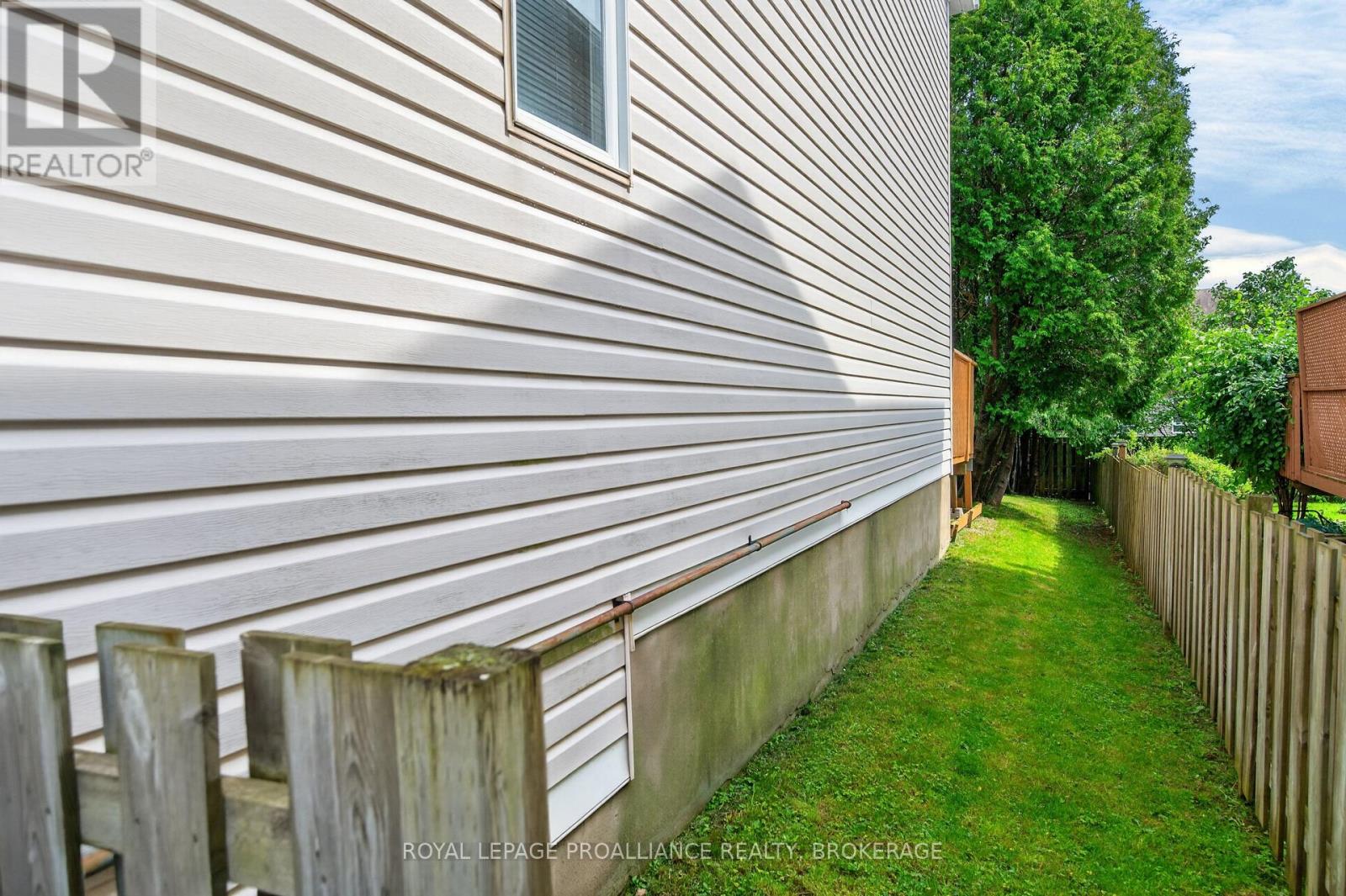 393 MALABAR DRIVE - 33