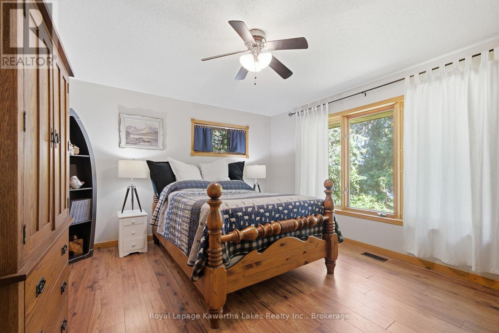 100 PINEWOOD BOULEVARD - Image 19