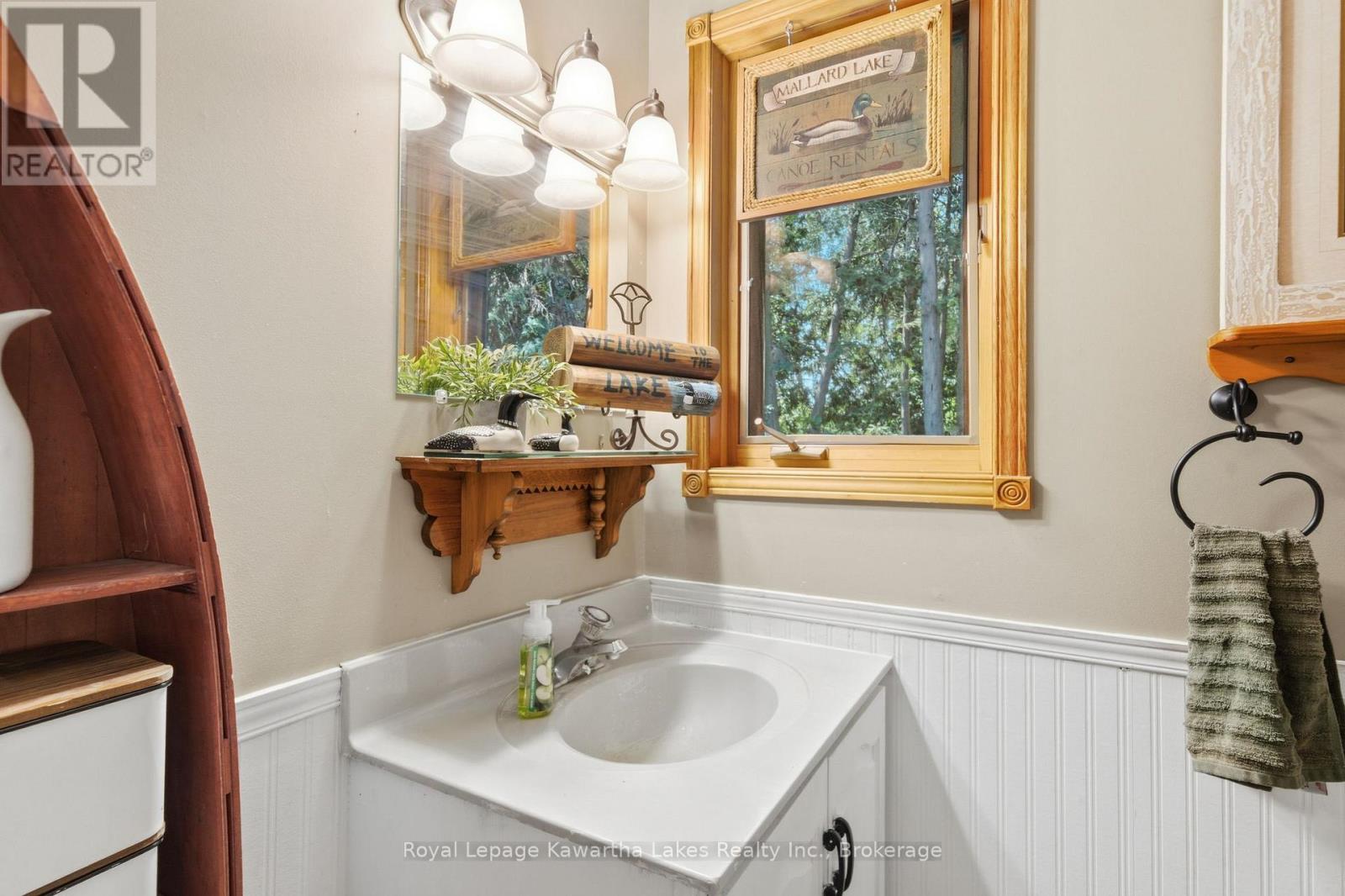 100 PINEWOOD BOULEVARD - 20